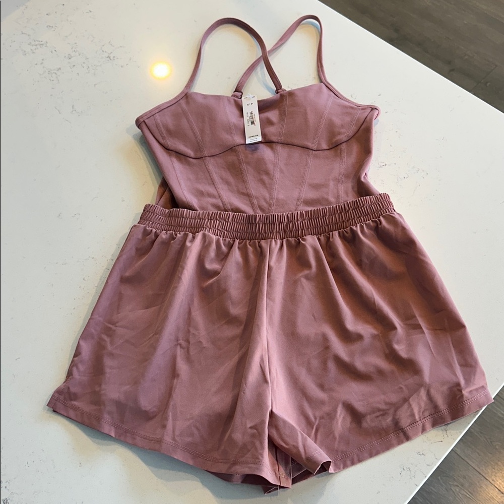 🩰NWT🩰Bundle 5 items @ 25$, pay only 75$ - 2 items free! PINK VS Onesie
